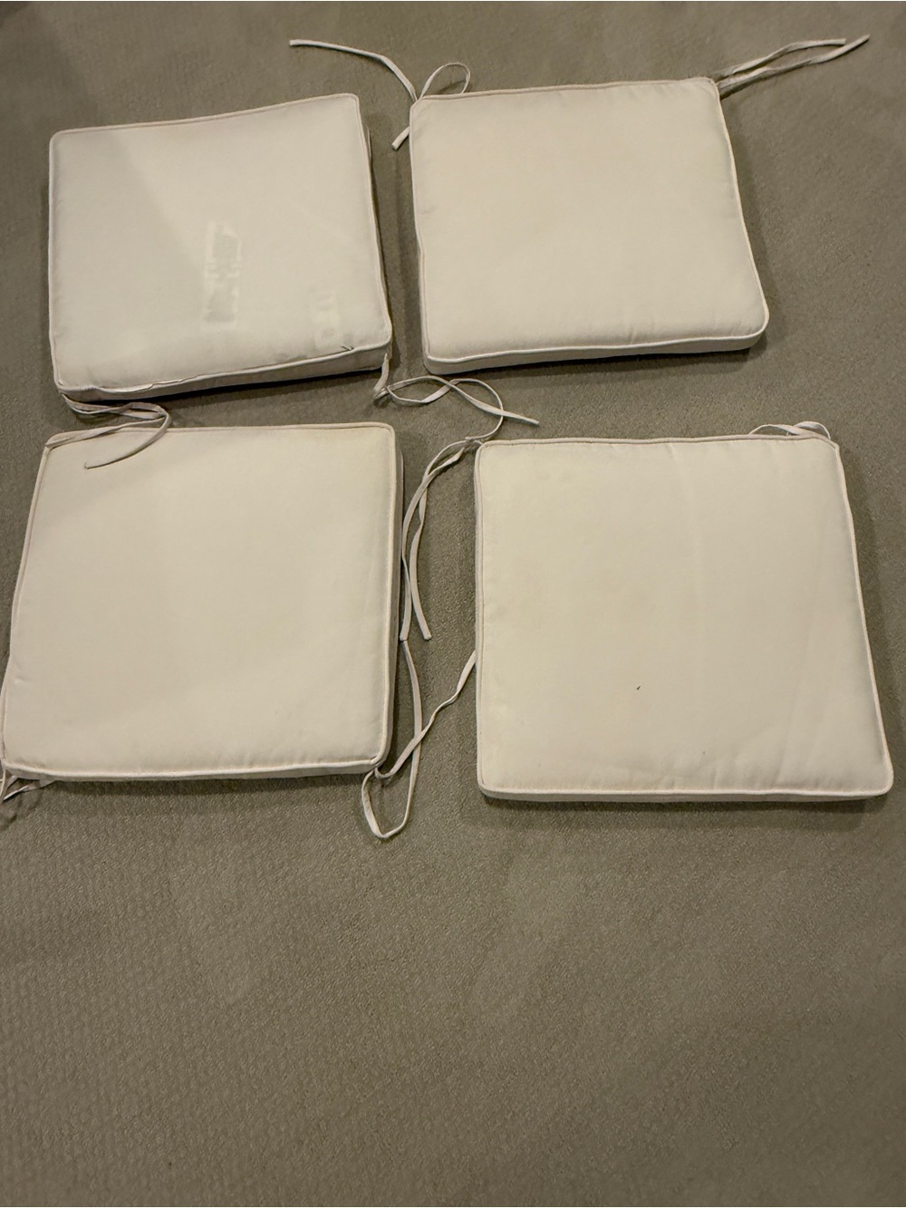 Pottery barn off white chair piped cushions w/ties set of 4,excellent condition